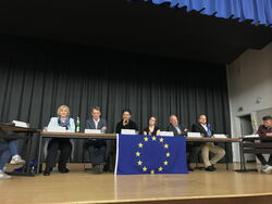 Die Kandidatinnen und Kandidaten bei der Podiumsdiskussion